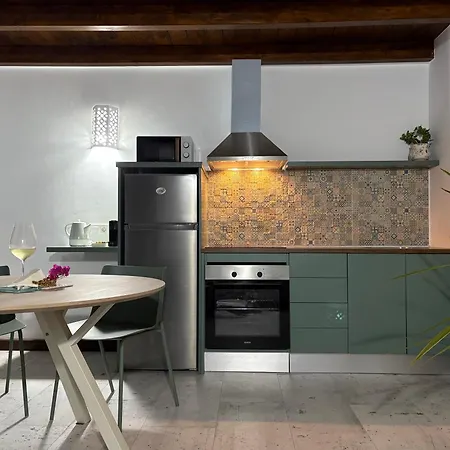 Blanco Privada Con Patio Volcanico Terraza Barbacoa Villa Tías