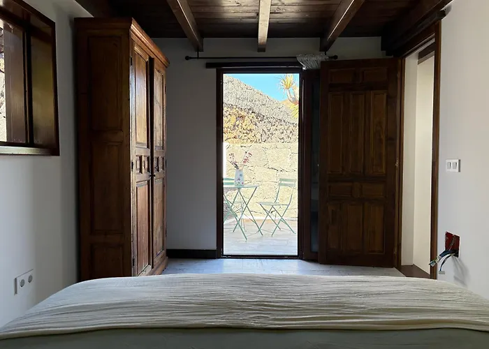 Blanco Privada Con Patio Volcanico Terraza Barbacoa *