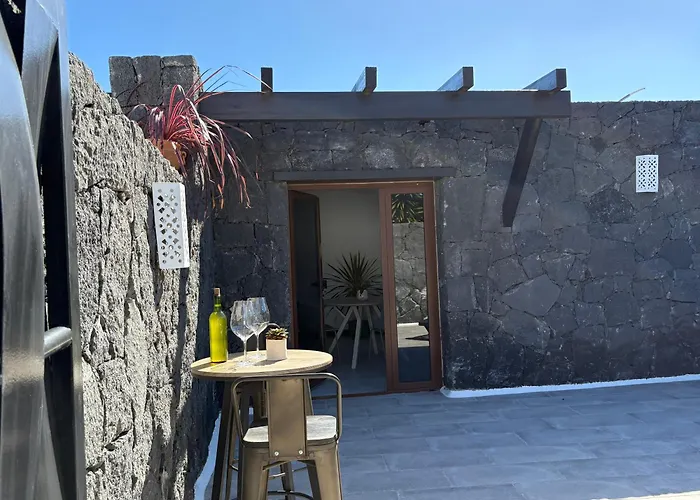 Villa Blanco Privada Con Patio Volcanico Terraza Barbacoa