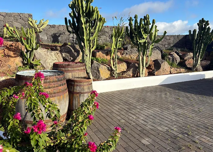 Blanco Privada Con Patio Soleado Y Bbq Ideal Escapada Romantica En Lanzarote ヴィラ